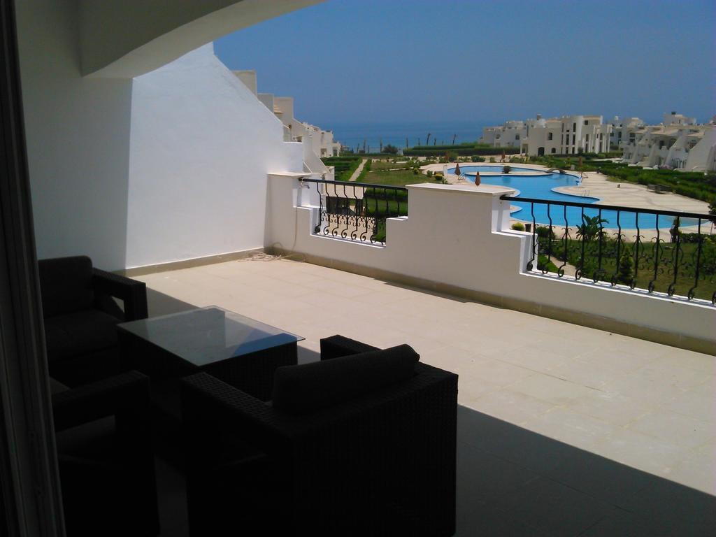 Three-Bedroom Apartment At Louly Beach Resort Айн-Сохна Экстерьер фото