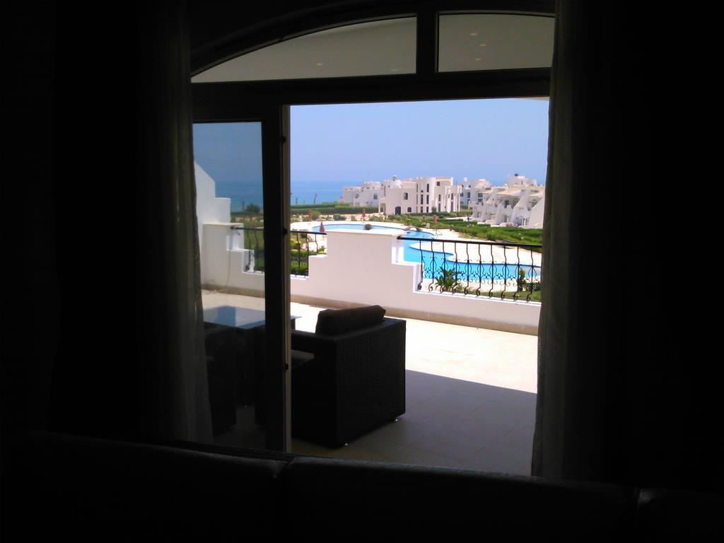 Three-Bedroom Apartment At Louly Beach Resort Айн-Сохна Номер фото
